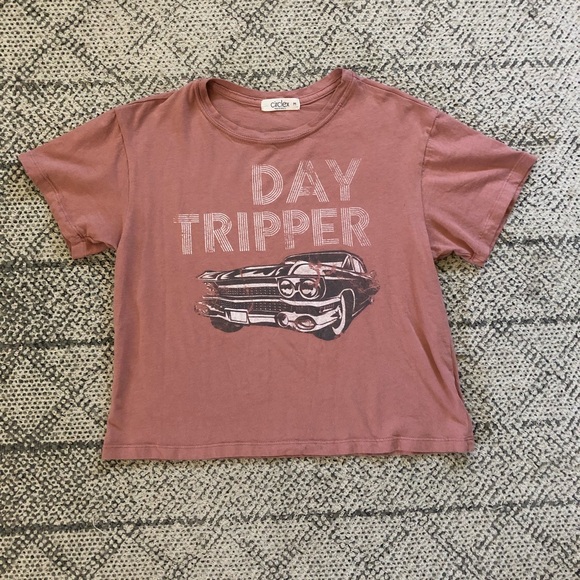 Graphic Tee - size M - perfect condition - Picture 1 of 4